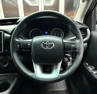 2019 TOYOTA HILUX 2.4 GD-6 RB SRX A/T P/U E/CAB