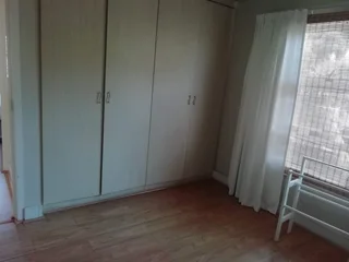 Townhouse Stunning 3 bedroom 2 bathroom. Secure parking.