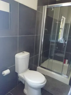 Townhouse Stunning 3 bedroom 2 bathroom. Secure parking.