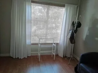 Townhouse Stunning 3 bedroom 2 bathroom. Secure parking.