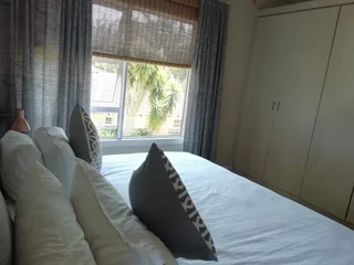 Townhouse Stunning 3 bedroom 2 bathroom. Secure parking.