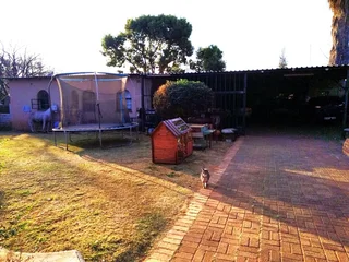 **CHARMING FIXER-UPPER WITH ENDLESS POTENTIAL: A FAMILY-FRIENDLY HOME!** KLIPRIVER