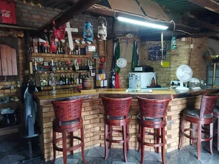 **CHARMING FIXER-UPPER WITH ENDLESS POTENTIAL: A FAMILY-FRIENDLY HOME!** KLIPRIVER