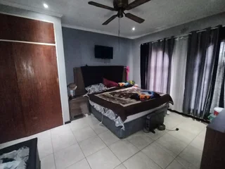 **CHARMING FIXER-UPPER WITH ENDLESS POTENTIAL: A FAMILY-FRIENDLY HOME!** KLIPRIVER