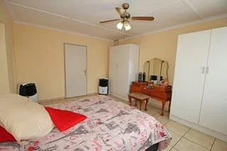 IDEAL FOR THE EXTENDED FAMILY OR MULTI TENANTED RENTAL IN THE HEART OF PRIMROSE....