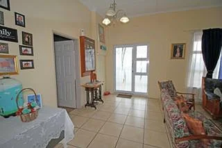 IDEAL FOR THE EXTENDED FAMILY OR MULTI TENANTED RENTAL IN THE HEART OF PRIMROSE....