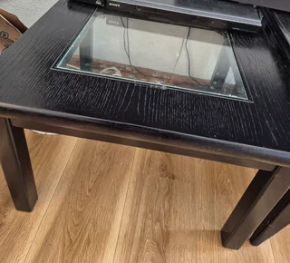 Wooden Black Coffee Table with Glass insert like brand new &#64; R450 (ONCO)