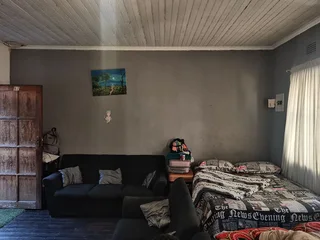 Central Port Elizabeth – Saville Bachelor – R195 000 not neg