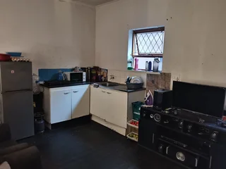 Central Port Elizabeth – Saville Bachelor – R195 000 not neg