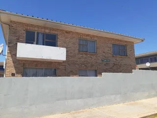 Port Elizabeth - Sydenham – Renovated FLAT - Mora – R589 000