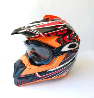 Stealth Flyte Large motocross motorcycle Helmet with oakly goggles for sale