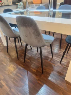 Second hand 6 seater dining room table