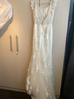 Second hand wedding gown