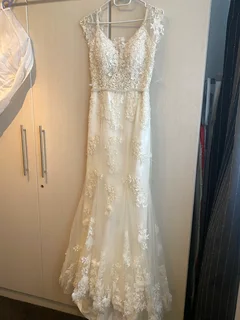 Second hand wedding gown