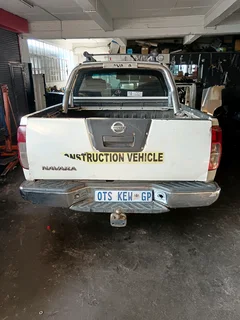 NISSAN NAVARA YD25 2013 4X2 AUTOMATIC BREAKING FOR PARTS