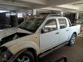 NISSAN NAVARA YD25 2013 4X2 AUTOMATIC BREAKING FOR PARTS