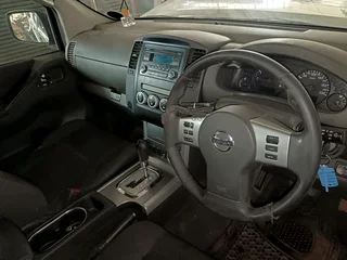 NISSAN NAVARA YD25 2013 4X2 AUTOMATIC BREAKING FOR PARTS