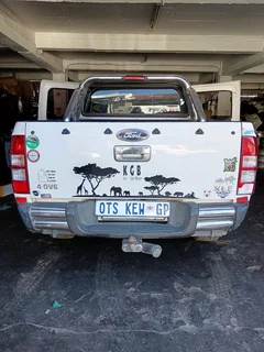 FORD RANGER 2010 MODEL 4.0 V6 4X2 MANUAL BREAKING FOR PARTS