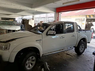 FORD RANGER 2010 MODEL 4.0 V6 4X2 MANUAL BREAKING FOR PARTS