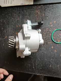 MITSUBISHI COLT 4M40 BRAND NEW VACUUM PUMP IN STOCK.