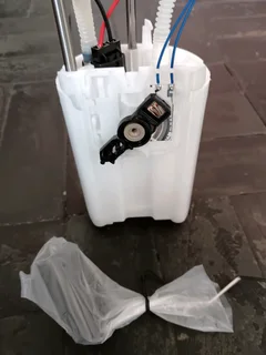 ISUZU DIESEL SENDER UNIT COMPLETE IN TANK 2004-2013