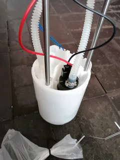 ISUZU DIESEL SENDER UNIT COMPLETE IN TANK 2004-2013