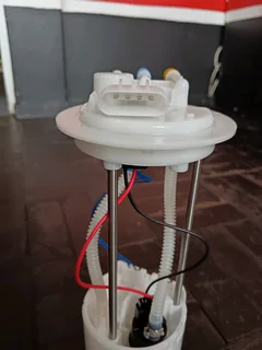 ISUZU DIESEL SENDER UNIT COMPLETE IN TANK 2004-2013