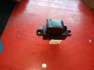 Nissan Hardbody Leftisde Window Switch In Stock For Sale.