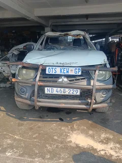 Mitsubishi Triton 4d56 4x2 Breaking For Parts@one Tonner Spares Kew