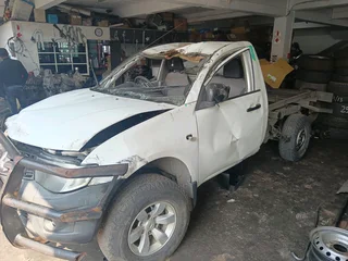 MITSUBISHI TRITON 4D56 4X2 BREAKING FOR PARTS&#64;ONE TONNER SPARES KEW
