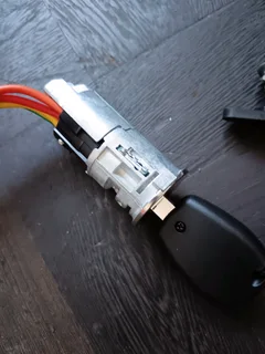 NISSAN NP200 IGNITION KEY SET BRAND NEW IN STOCK