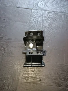 TOYOTA HILUX 05-15 4X2 GEARBOX MOUNTING BRAND NEW IN STOCK FOR SALE.