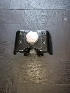 TOYOTA HILUX 05-15 4X2 GEARBOX MOUNTING BRAND NEW IN STOCK FOR SALE.