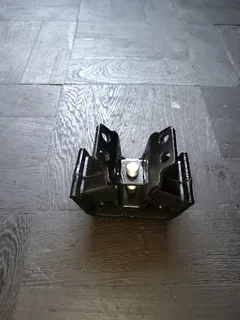 TOYOTA HILUX 05-15 4X2 GEARBOX MOUNTING BRAND NEW IN STOCK FOR SALE.