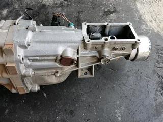 NISSAN NP300 KA20/KA24 4X2 GEARBOX IN STOCK FOR SALE COMES WITH 30 DAY GUARANTEE
