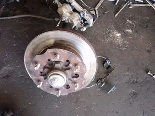 NISSAN NP300 4X2 LOWRIDER STUB AND HUB ABS TYPE IN STOCK FOR SALE.