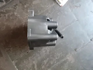 NISSAN NP300 KA20 /KA24 16V BRAND NEW DIZZY CAPS IN STOCK FOR SALE.