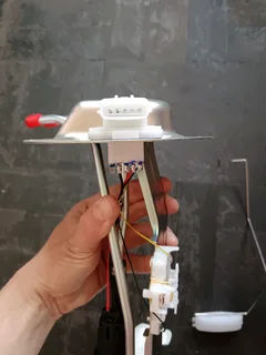 NISSAN NP300 KA20/KA24 16V BRAND FUEL TANK SENDER UNIT WITH PUMP. IN STOCK FOR SALE.