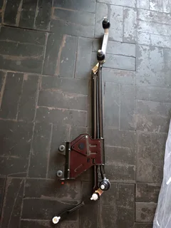 NISSAN NP200 BRAND NEW WIPER LINKS IN  STOCK FOR SALE.