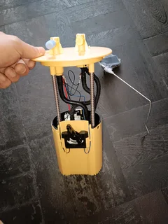 FORD RANGER 2.2/3.2 COMPLETE NEW SENDER UNIT WITH PUMP IN STOCK FOR SALE.