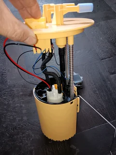 FORD RANGER 2.2/3.2 COMPLETE NEW SENDER UNIT WITH PUMP IN STOCK FOR SALE.