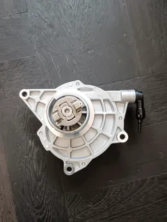 KIA/H100 D4CB BRAND VACUUM PUMP IN STOCK FOR SALE.