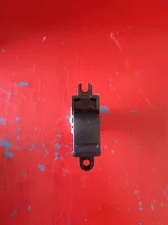 NISSAN HARDBODY/NP300 LEFTSIDE  FRONT WINDOW SWITCH BRAND NEW IN STOCK FOR SALE.