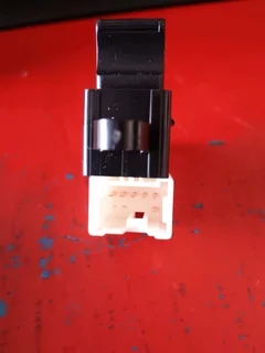 NISSAN HARDBODY/NP300 LEFTSIDE  FRONT WINDOW SWITCH BRAND NEW IN STOCK FOR SALE.