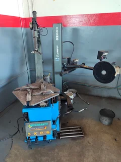 Workshop contents-tyre fitment