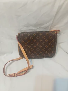 Pre-loved  Louis Vuitton Monogram Musette Tango shoulder bag