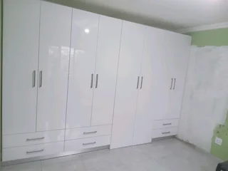 Kitchen and bedrooms built in cupboards
