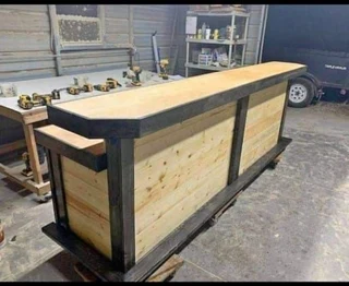 Discover elegant wooden counters for your home bar