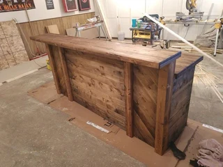 Quality wooden bar counters: perfect for pubs and hotels