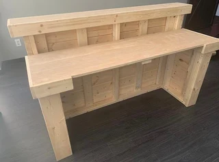 Quality wooden bar counters: perfect for pubs and hotels